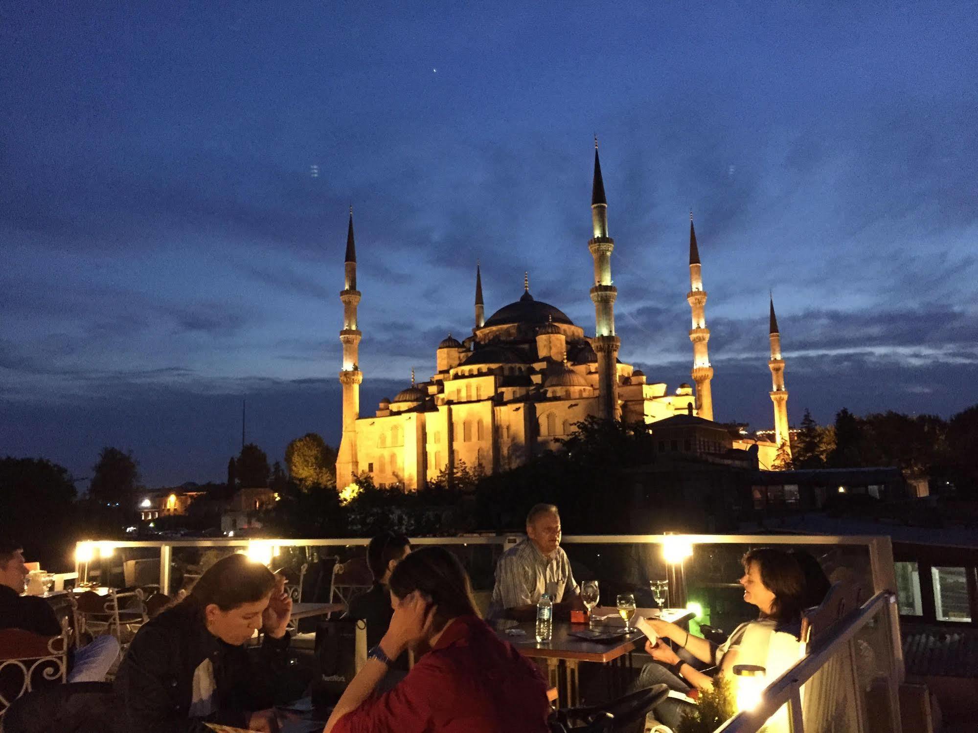 Nobel Hostel Istanbul Eksteriør bilde